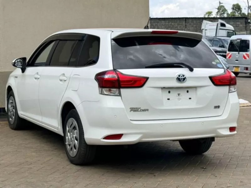 Toyota Fielder hybrid    - 2018