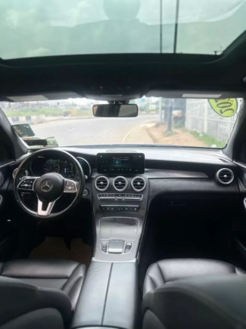 Mercedes-Benz GLC 300   - 2020
