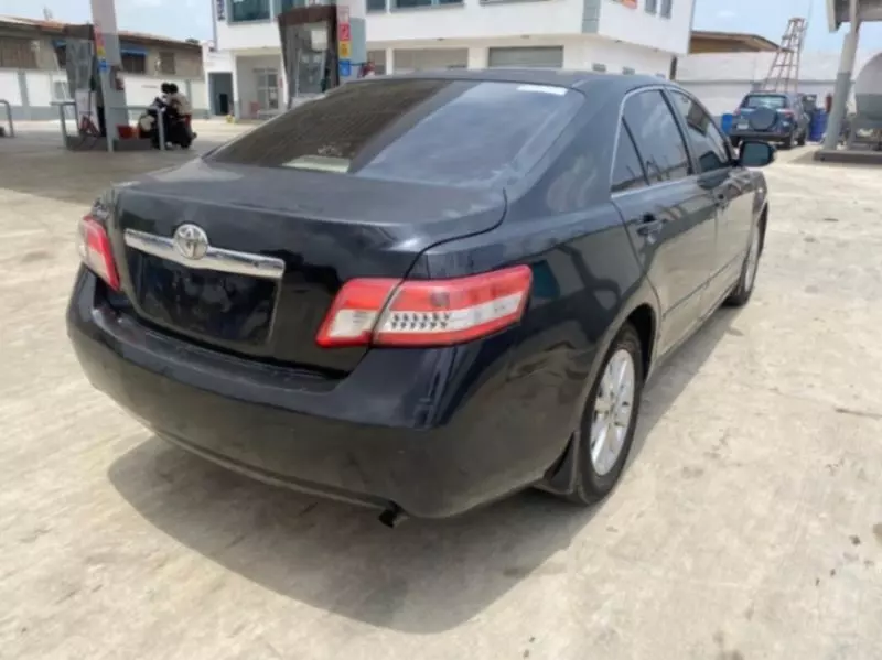 Toyota Camry   - 2010