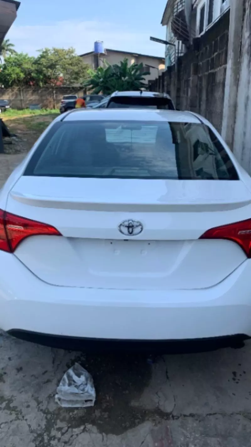 TOYOTA Corolla   - 2017
