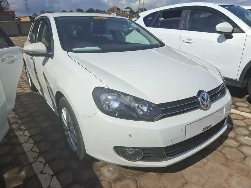 Volkswagen Golf   - 2012