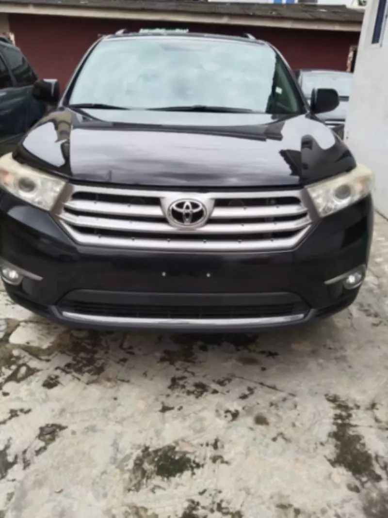 Toyota Highlander   - 2012