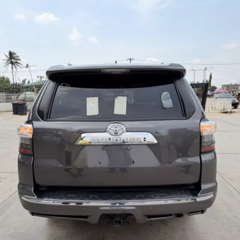 Toyota 4-Runner   - 2014