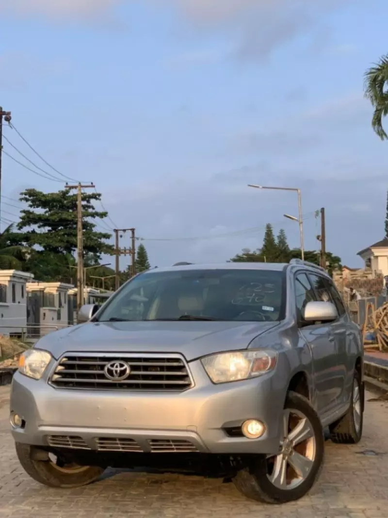 Toyota Highlander   - 2009