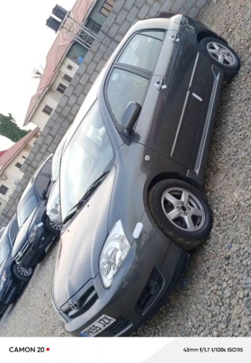 Toyota Corolla   - 2006