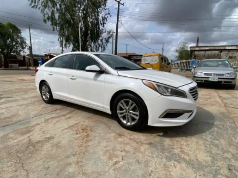 Hyundai Sonata   - 2015