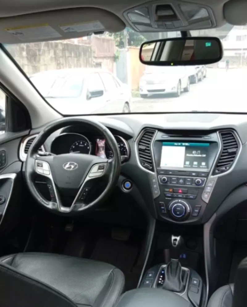 Hyundai Santa Fe   - 2017
