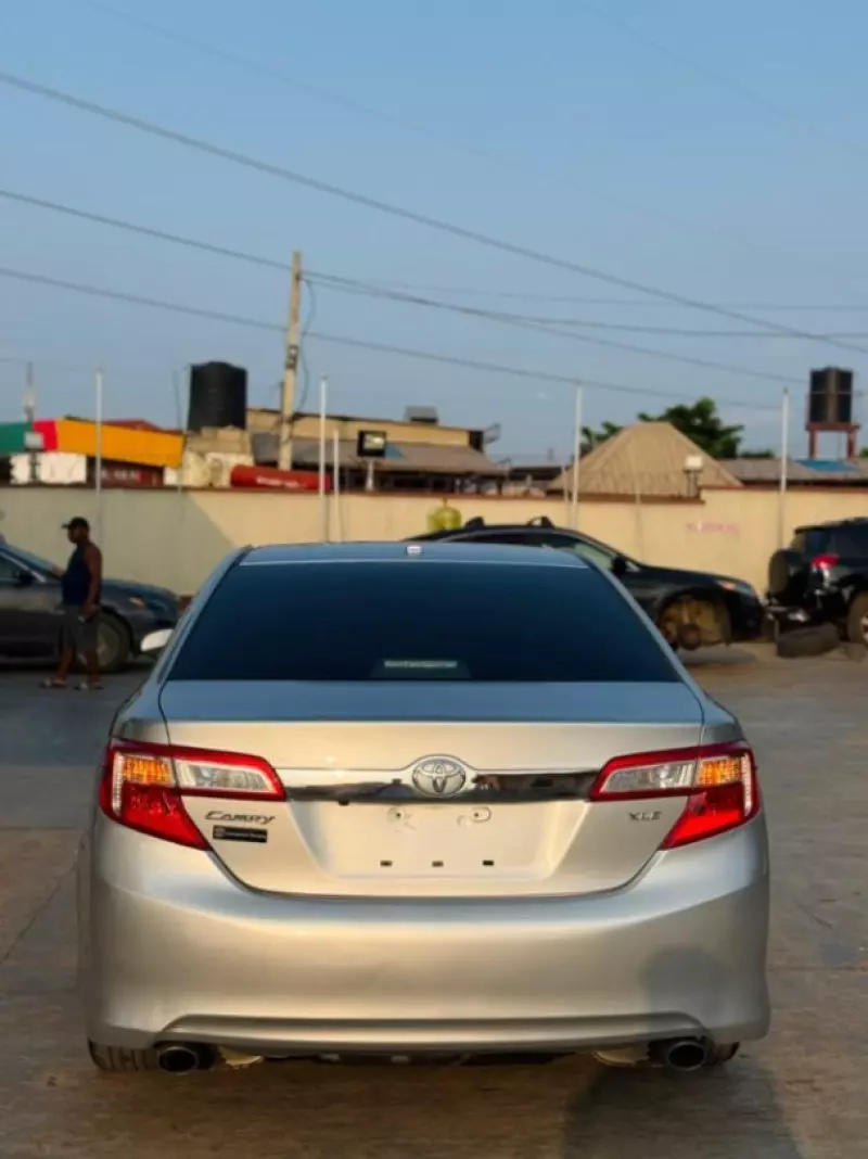 TOYOTA Camry - 2013