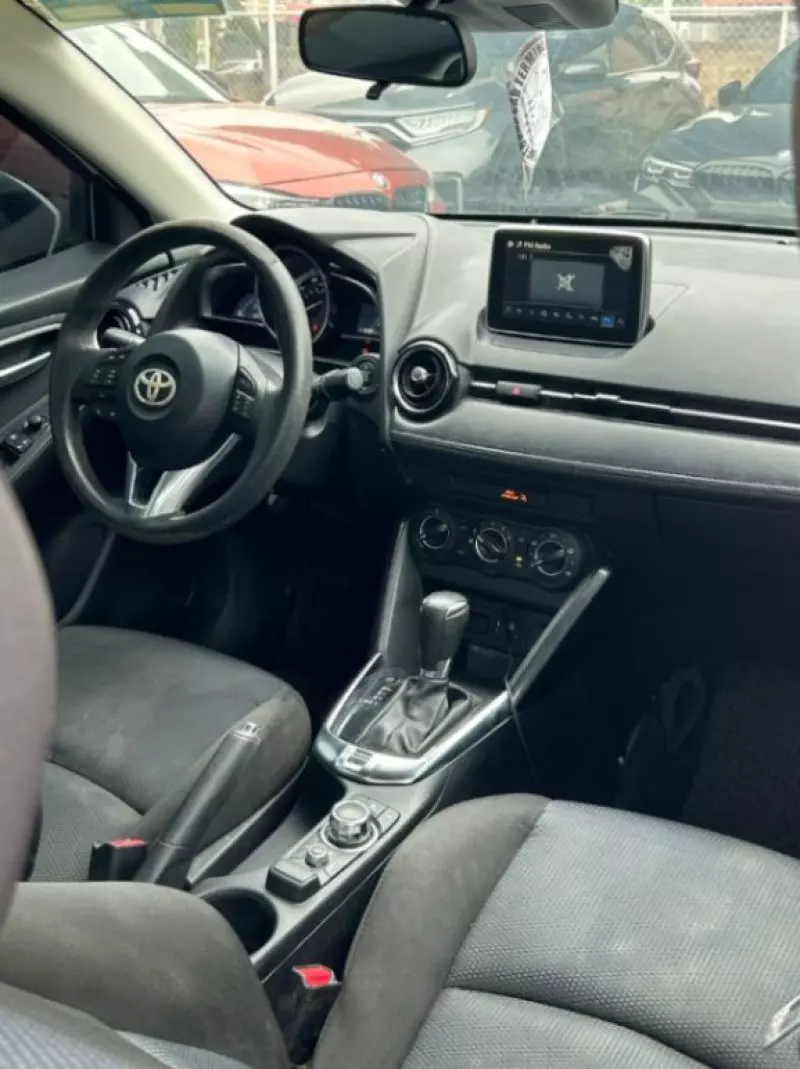 TOYOTA Yaris   - 2018