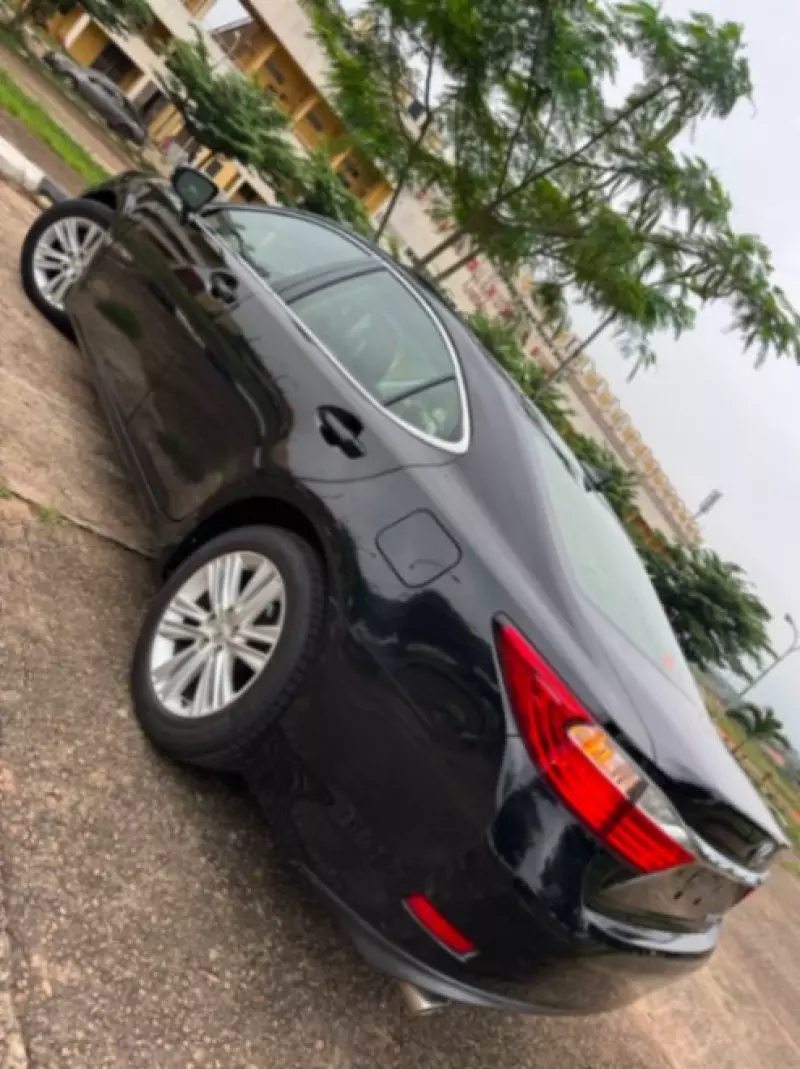 Lexus ES   - 2013