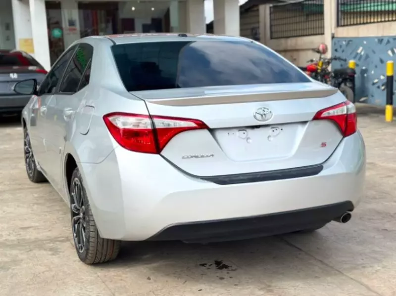 TOYOTA Corolla   - 2015