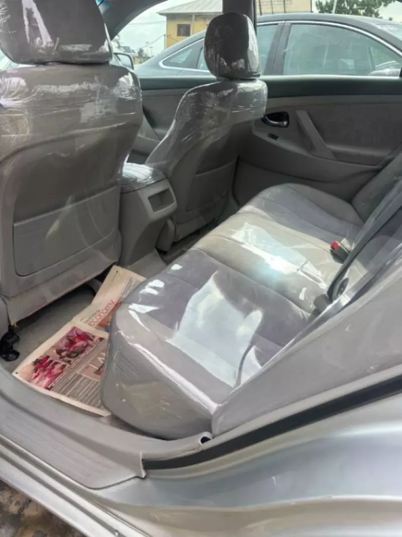 TOYOTA Camry   - 2010