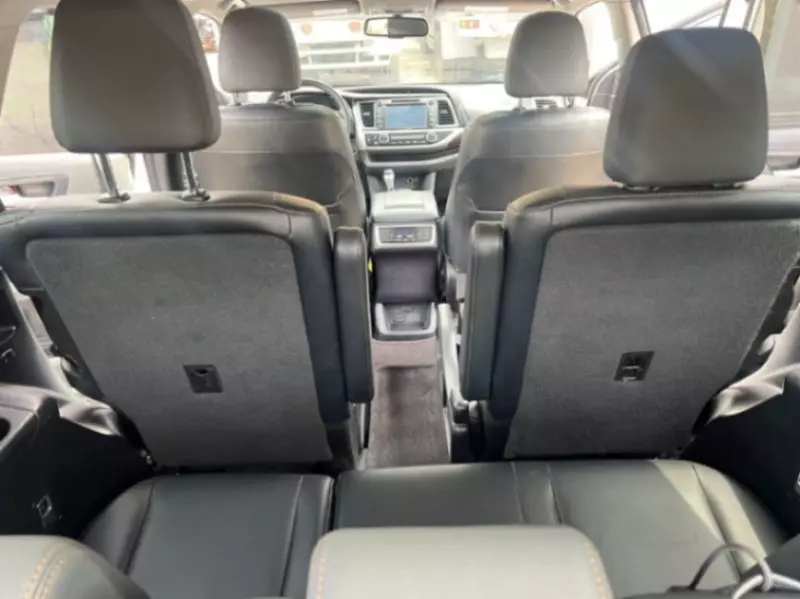 Toyota Highlander   - 2016
