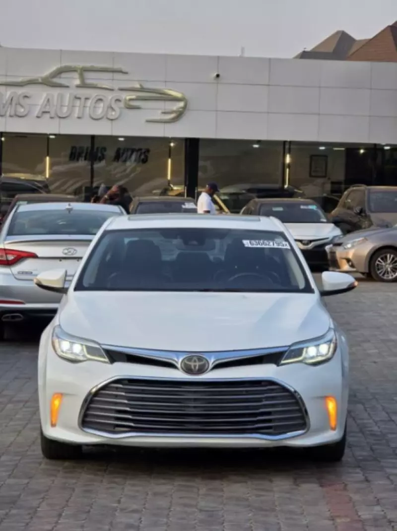 Toyota Avalon   - 2018