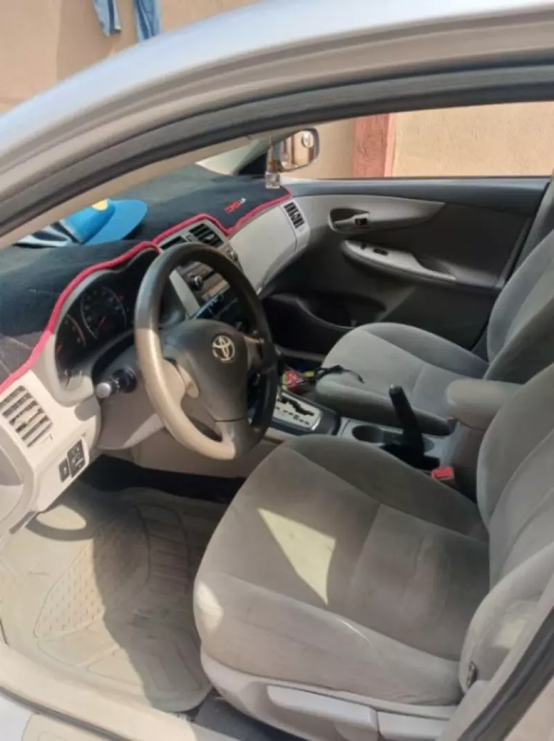Toyota Corolla   - 2010