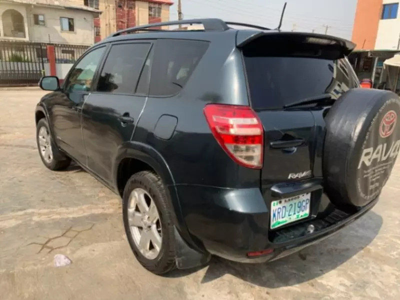 Toyota RAV 4   - 2009