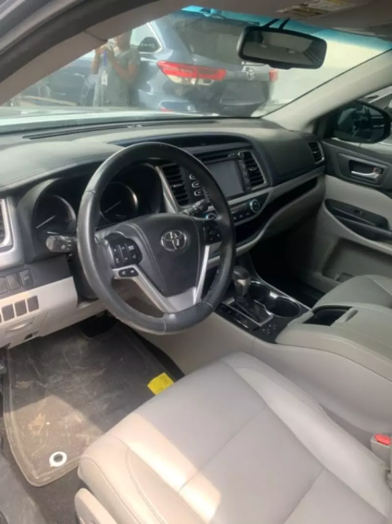 TOYOTA Highlander   - 2015