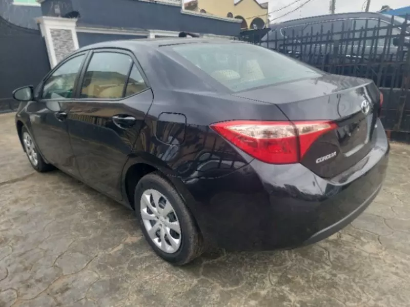 TOYOTA Corolla - 2017