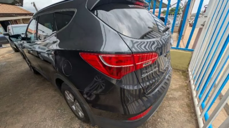 Hyundai Santa FE   - 2015