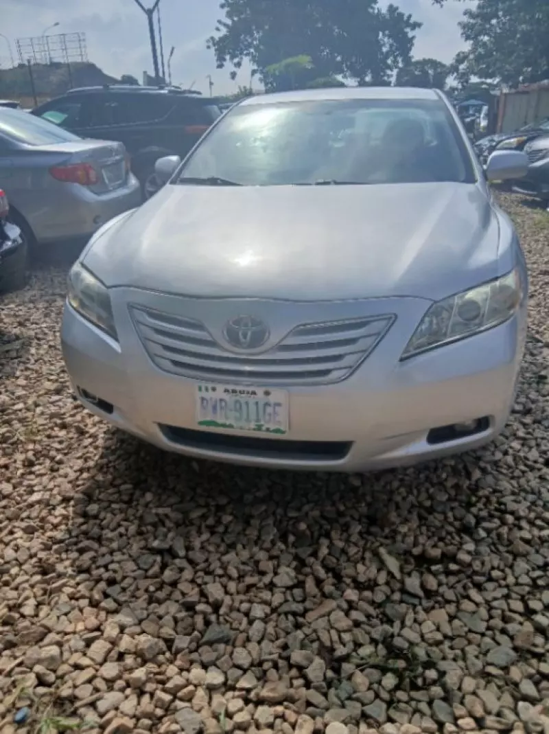 Toyota Camry   - 2009