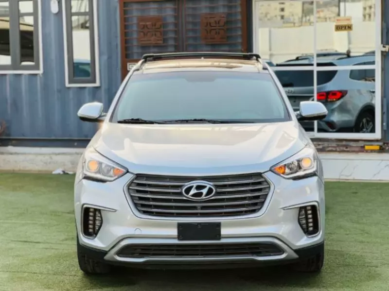 Hyundai Santa FE   - 2017
