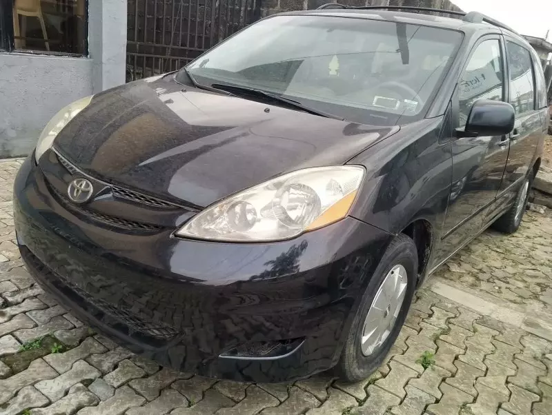 Toyota Sienna   - 2008