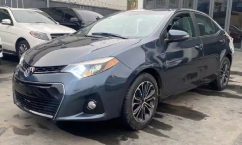 Toyota Corolla   - 2016
