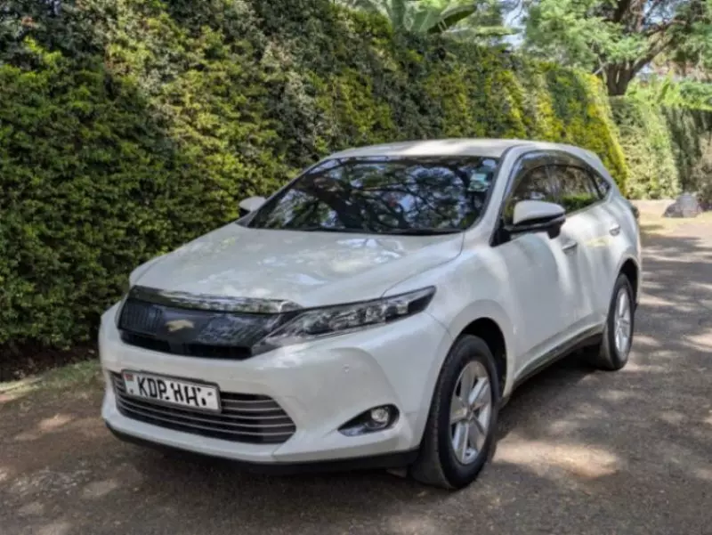 Toyota Harrier   - 2016