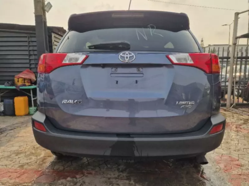 Toyota RAV 4   - 2013