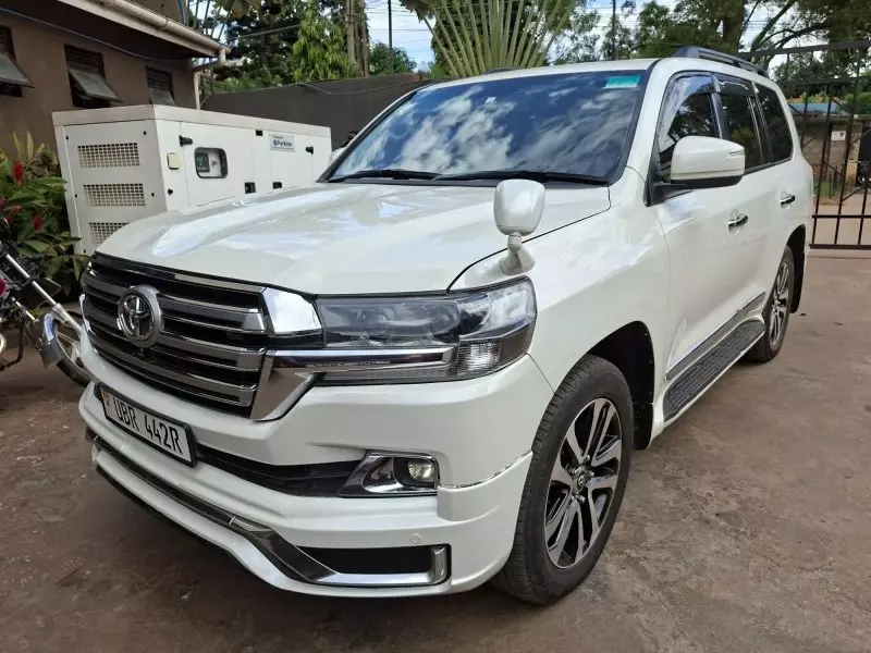 Toyota Landcruiser  V8   - 2010
