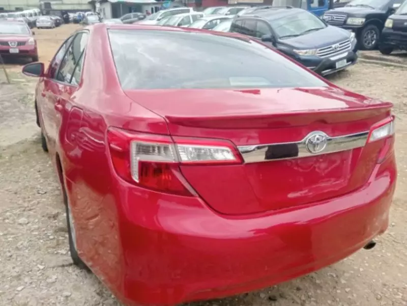 Toyota Camry   - 2013