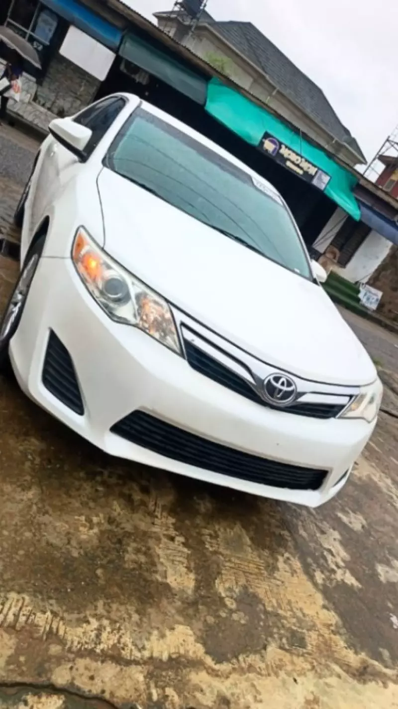 TOYOTA Camry   - 2014