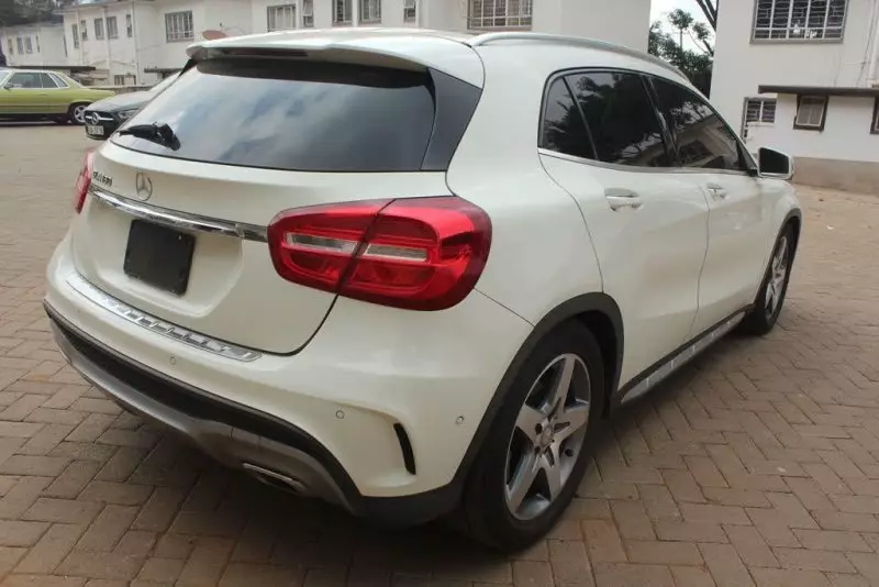 Mercedes-Benz GLA 180   - 2016