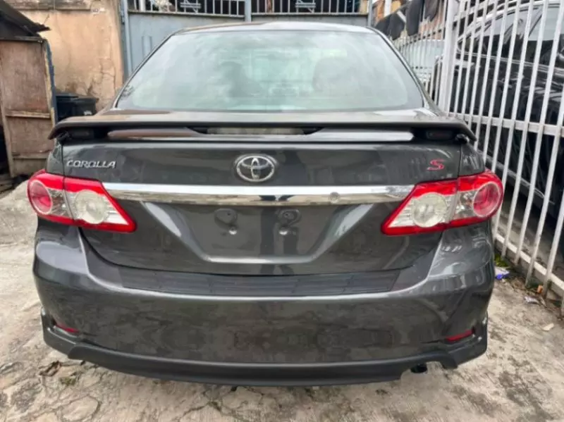 TOYOTA Corolla   - 2012
