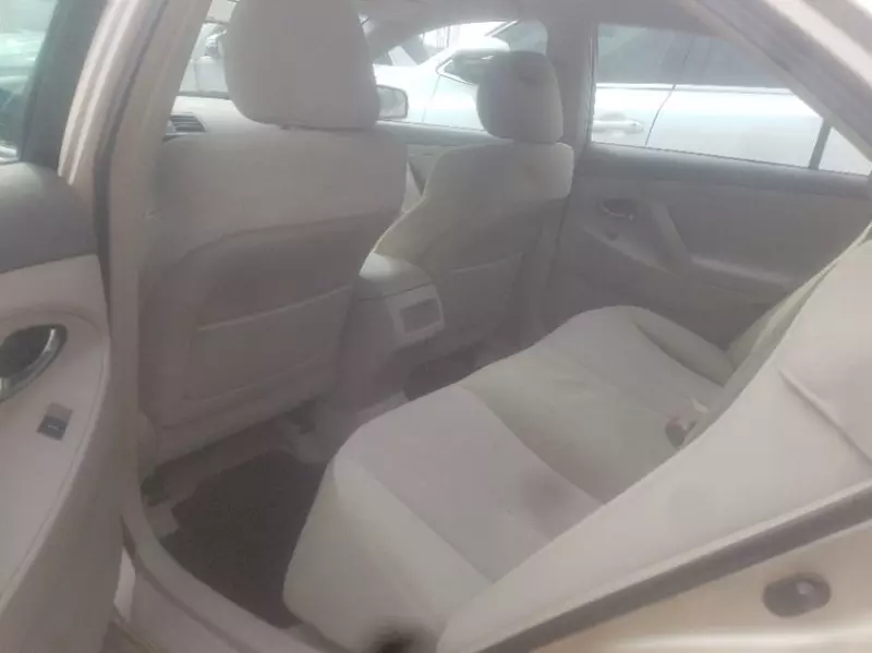 Toyota Camry   - 2010