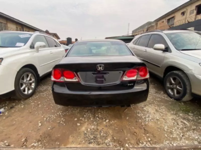 Honda Civic   - 2009