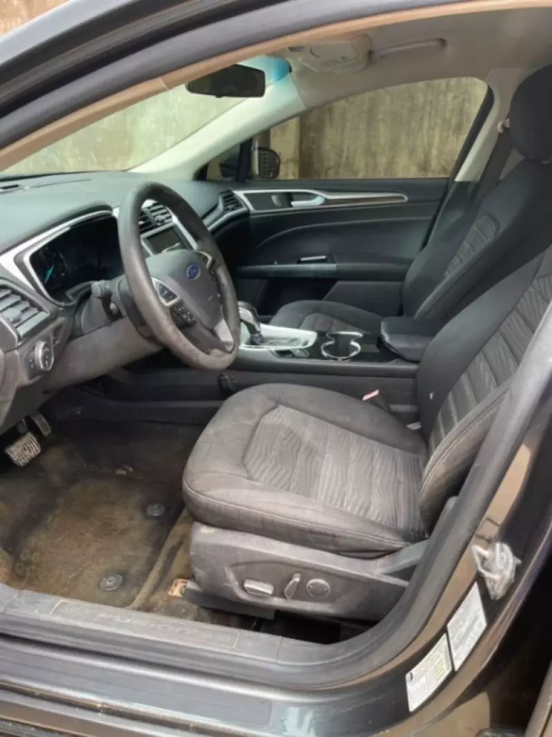 Ford Fusion   - 2016