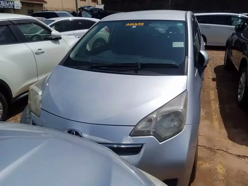 Toyota Ractis   - 2013