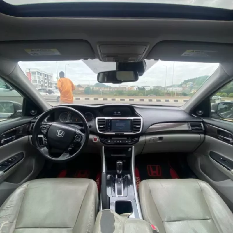 Honda Accord   - 2017
