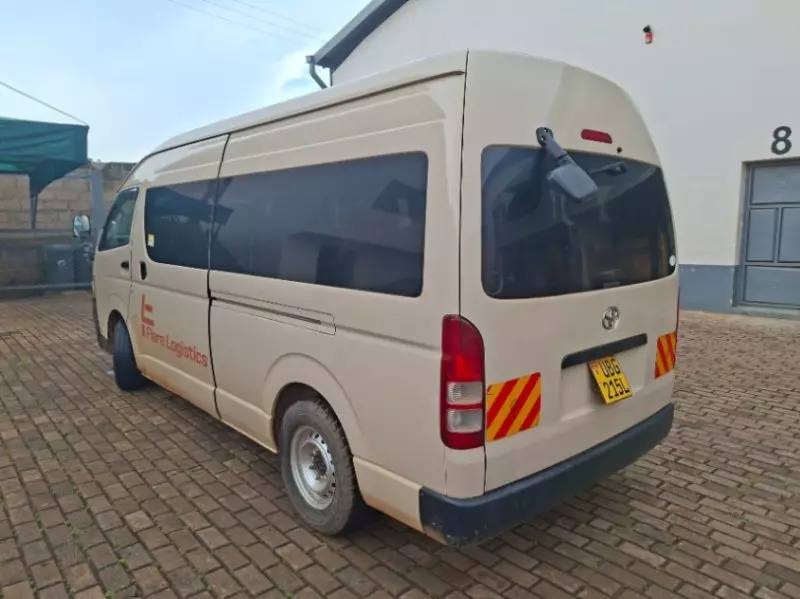 Toyota Hiace   - 2013