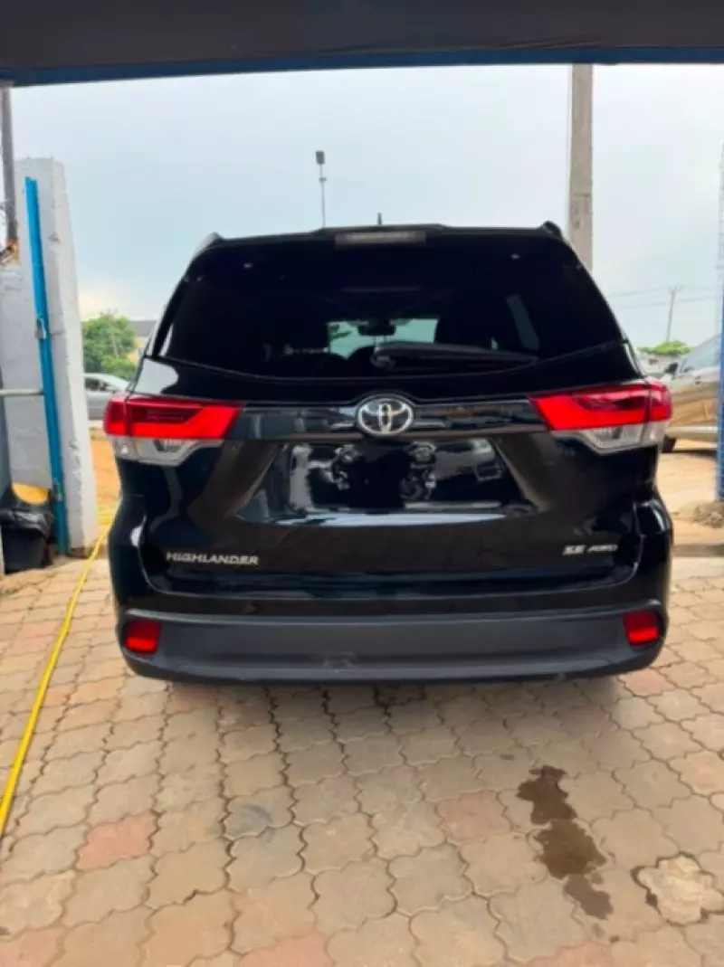 Toyota Highlander   - 2018