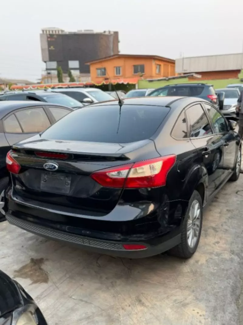 Ford Focus   - 2013