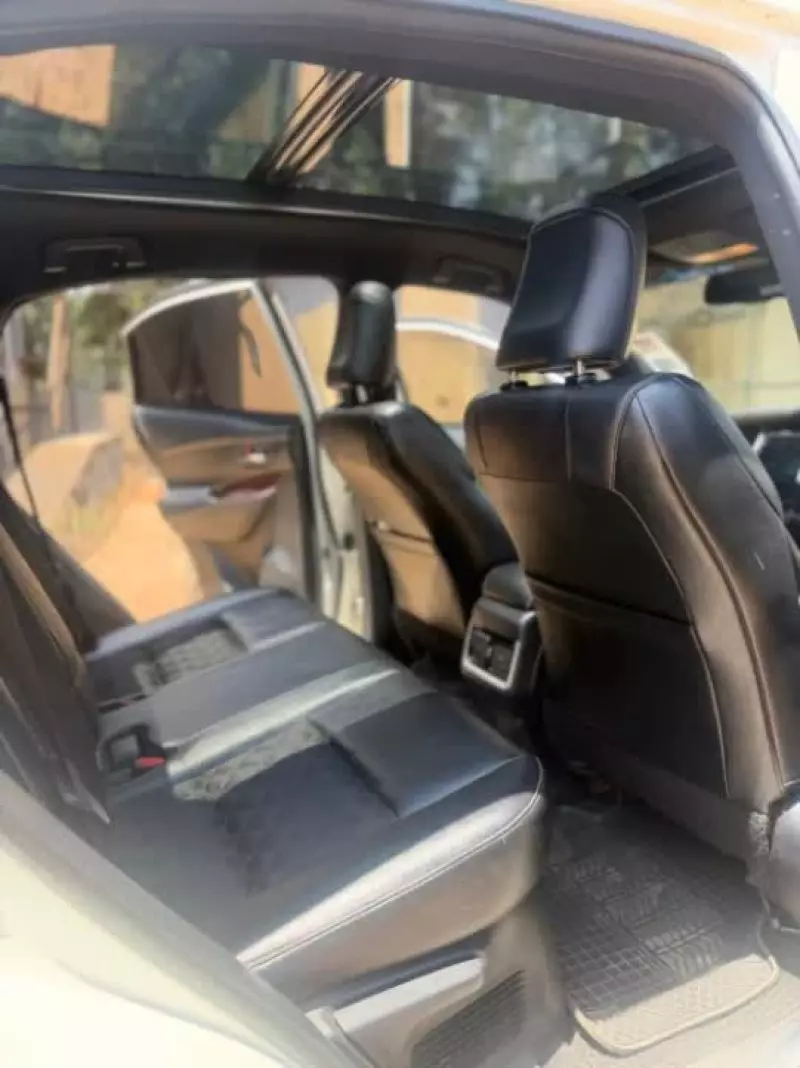 TOYOTA Harrier   - 2014
