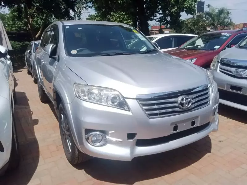 Toyota Vanguard    - 2012