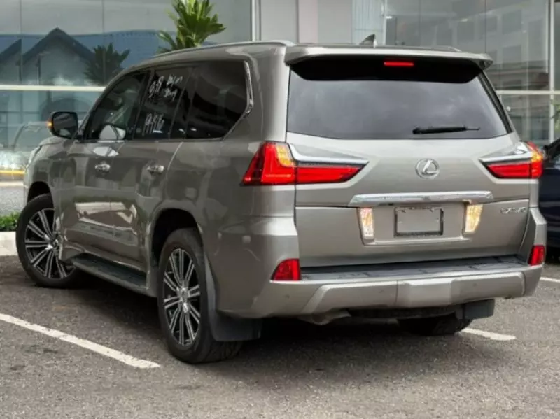 Lexus LX 570 - 2016