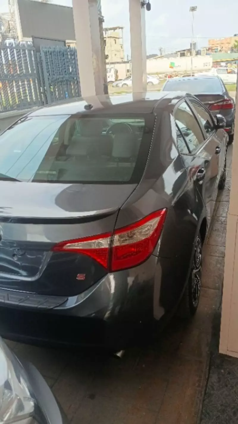 Toyota Corolla   - 2014