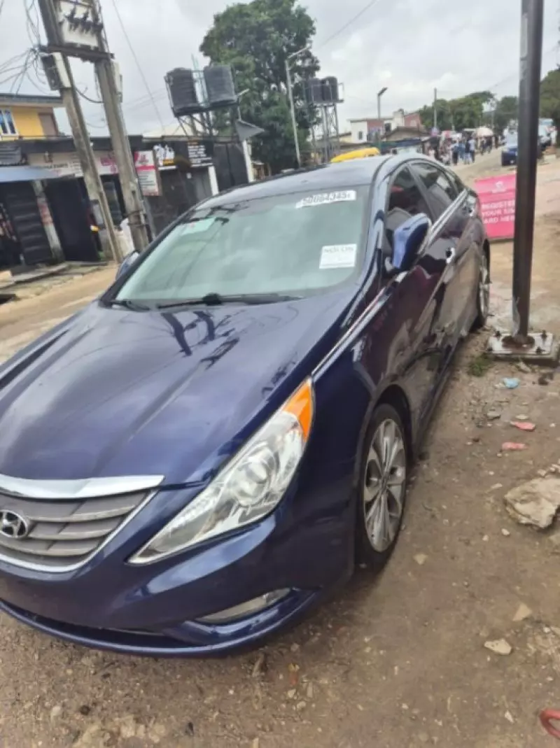 Hyundai Sonata   - 2014