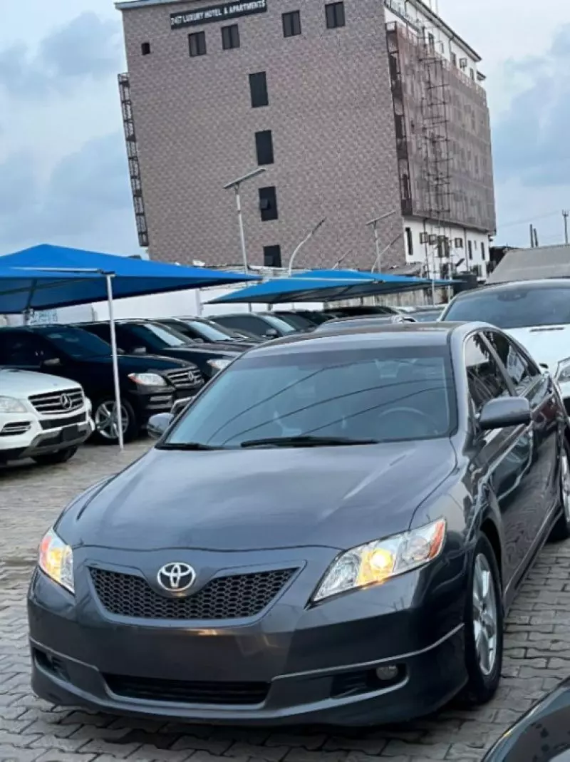 Toyota Camry   - 2007