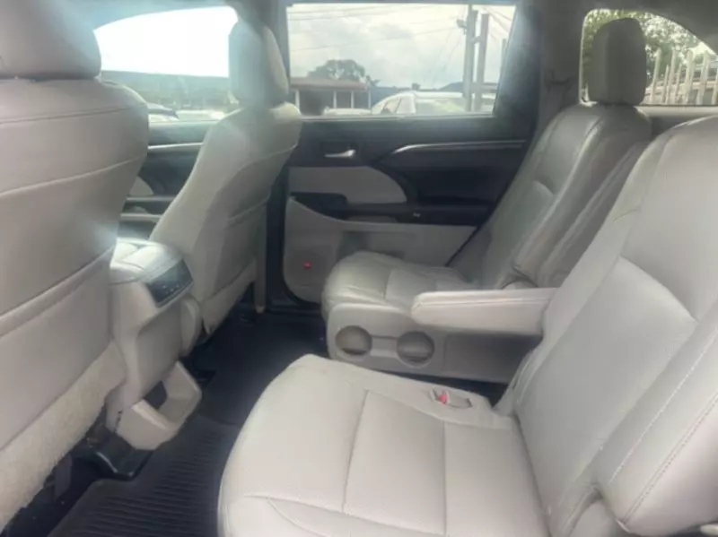 Toyota Highlander   - 2014