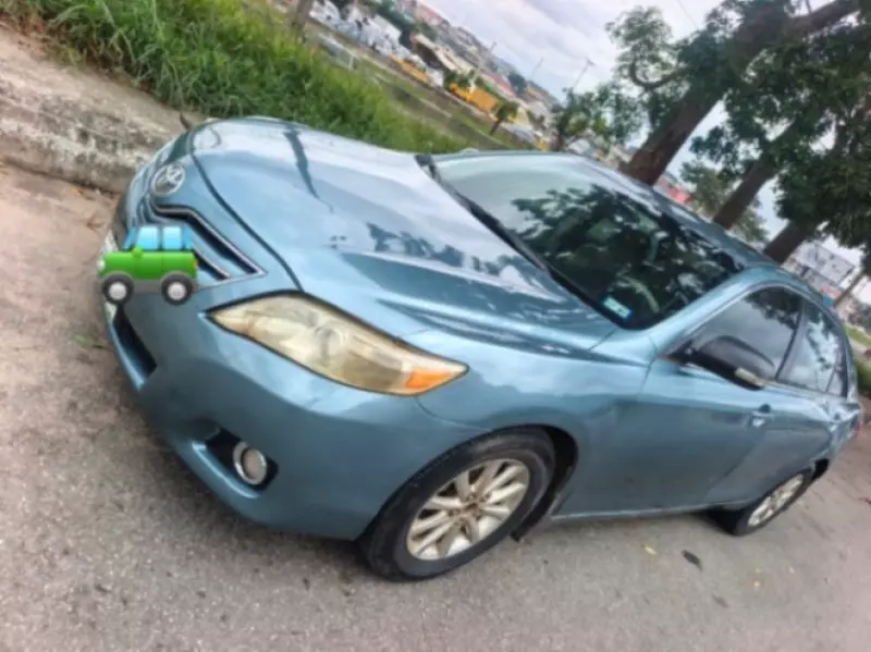 TOYOTA Camry   - 2010